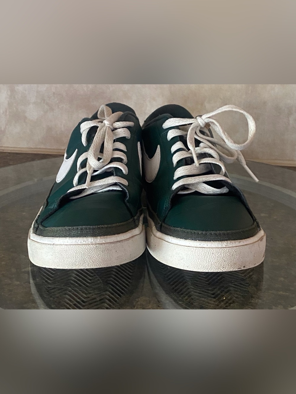 Nike Green Low-Top Sneakers with White Swoosh Men’s 8.5 - Picture 7 of 10